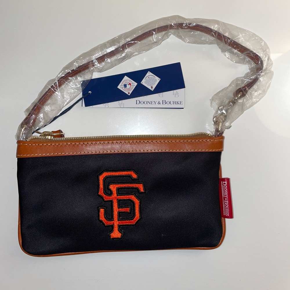 DOONEY & BOURKE SAN FRANCISCO GIANTS WRISTLET NWT